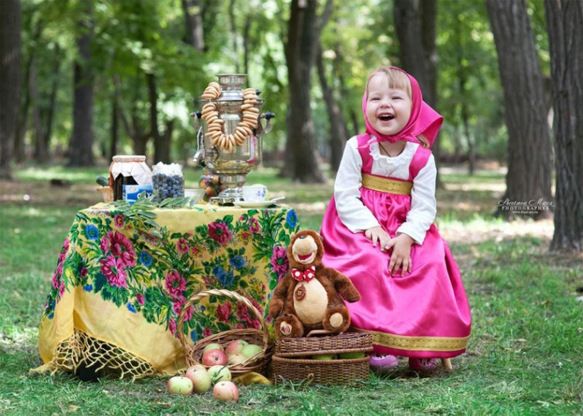 Фотосессия с самоваром летом