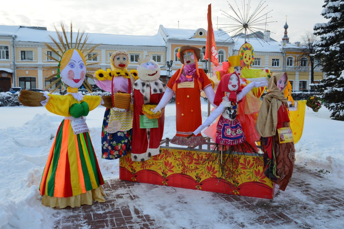 Украшение территории на Масленицу