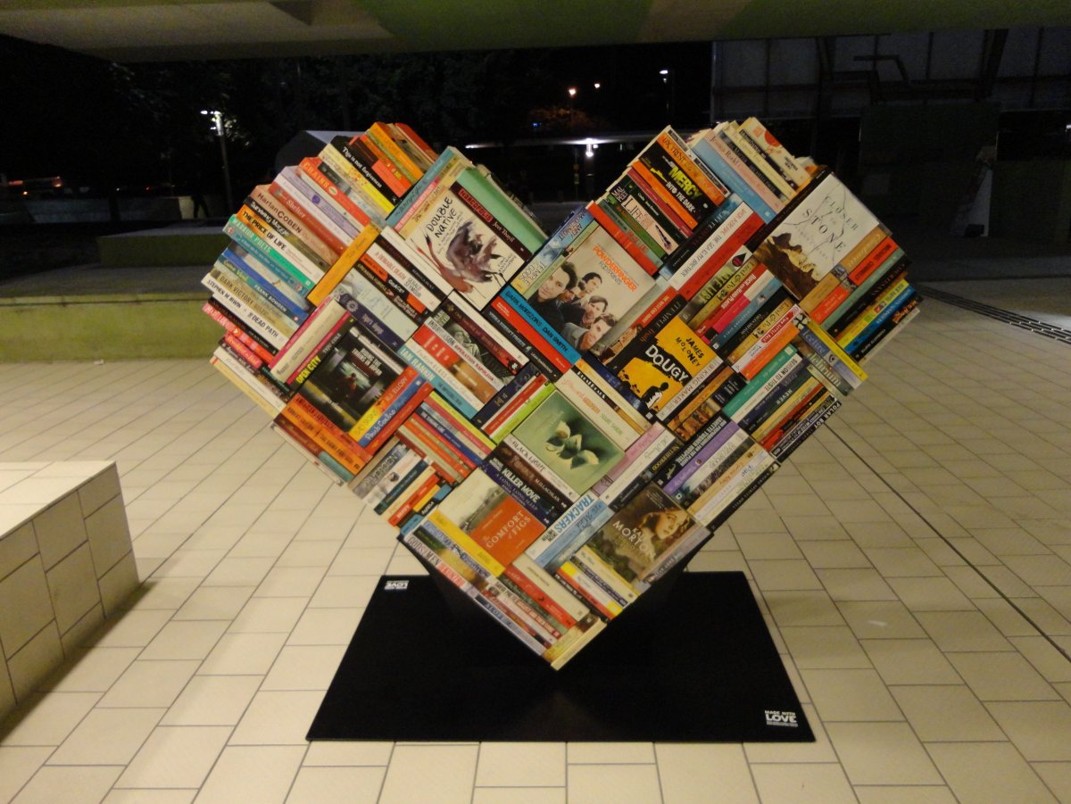 Книжные инсталляции