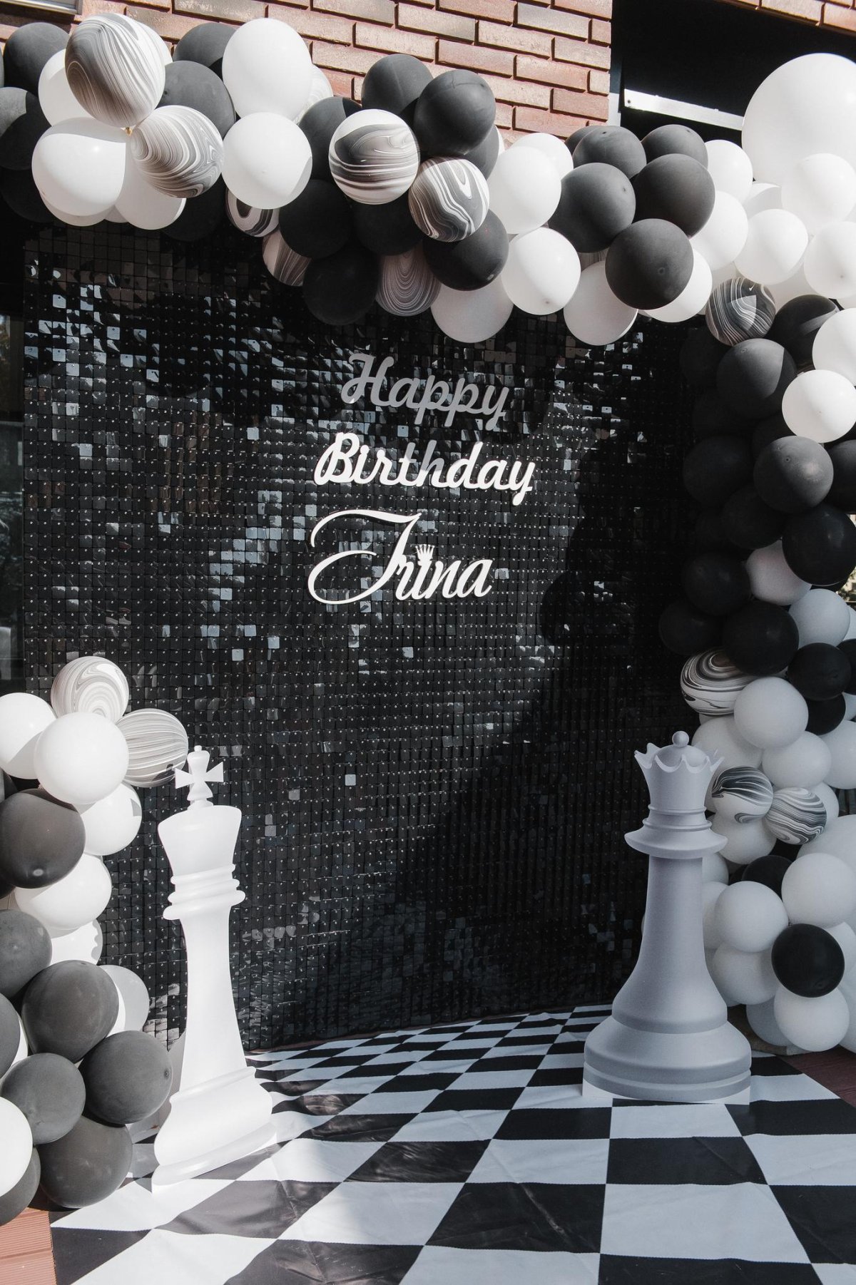 Воздушные шары в стиле шахмат