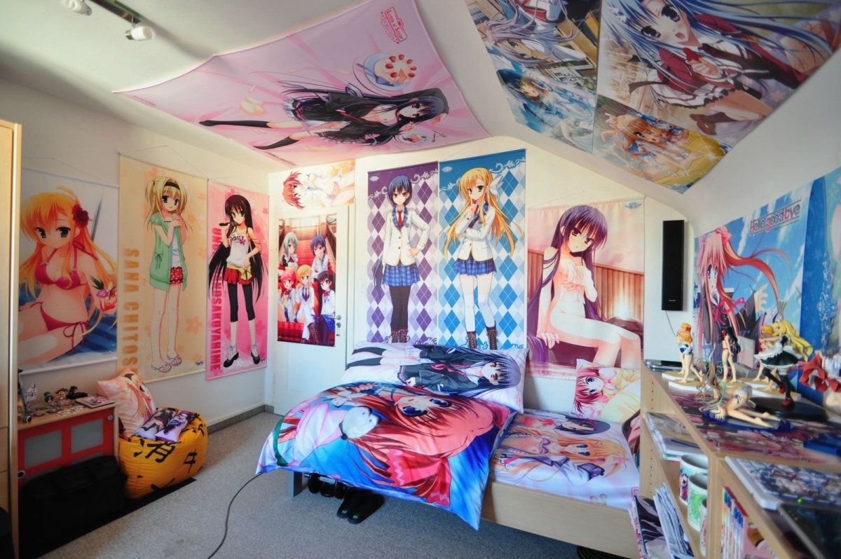 Комната девочки анимешницы