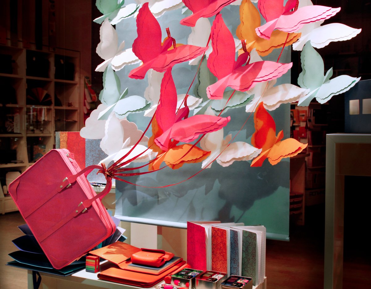 Весеннее украшение офиса