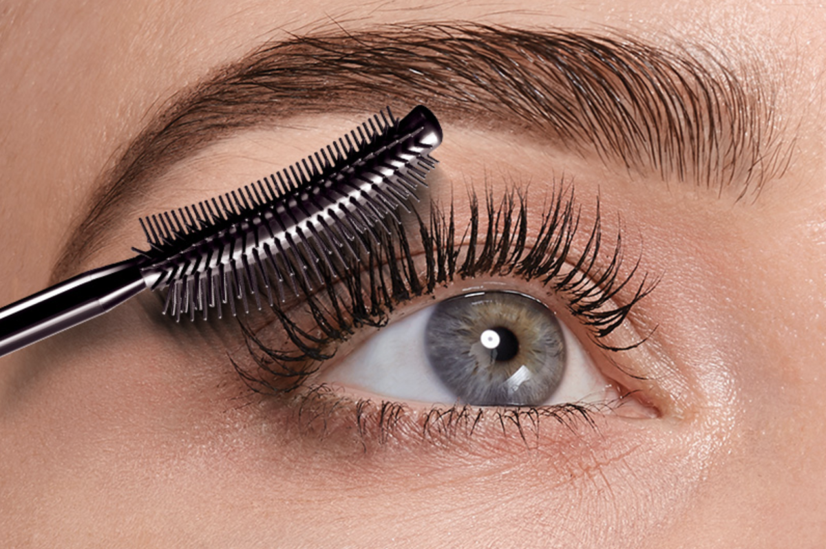 Накрашенные ресницы тушью XXL