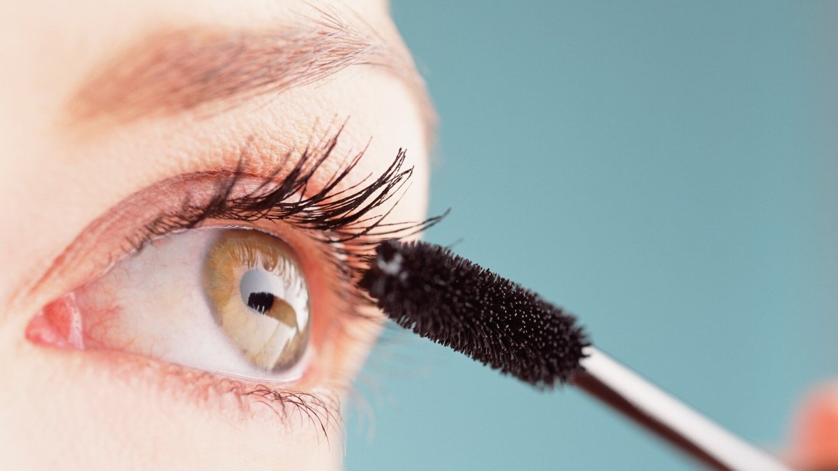 Тушь осыпается
