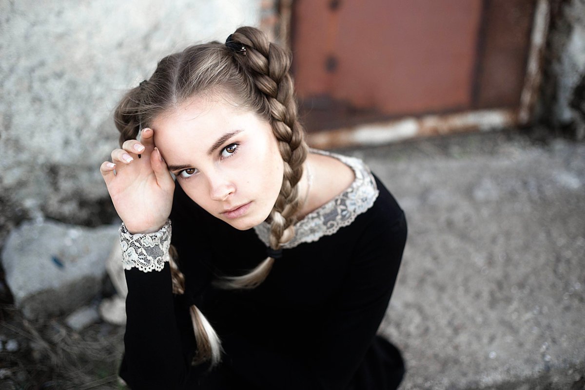 Девушка с косой