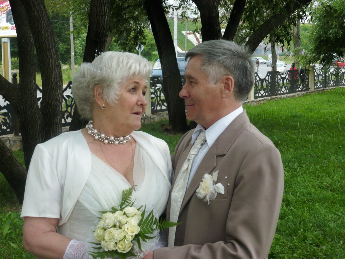 Платье на золотую свадьбу для невесты