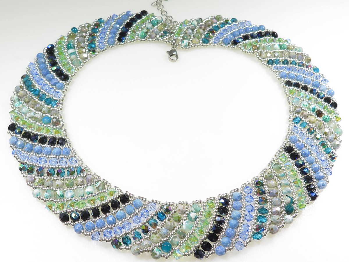 Бисерная сетка для колье