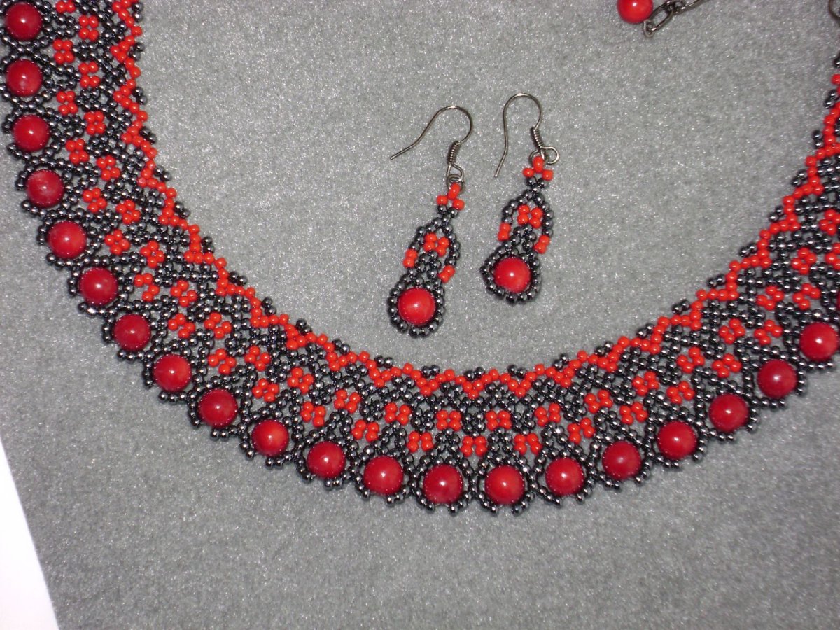 Украшения из бисера