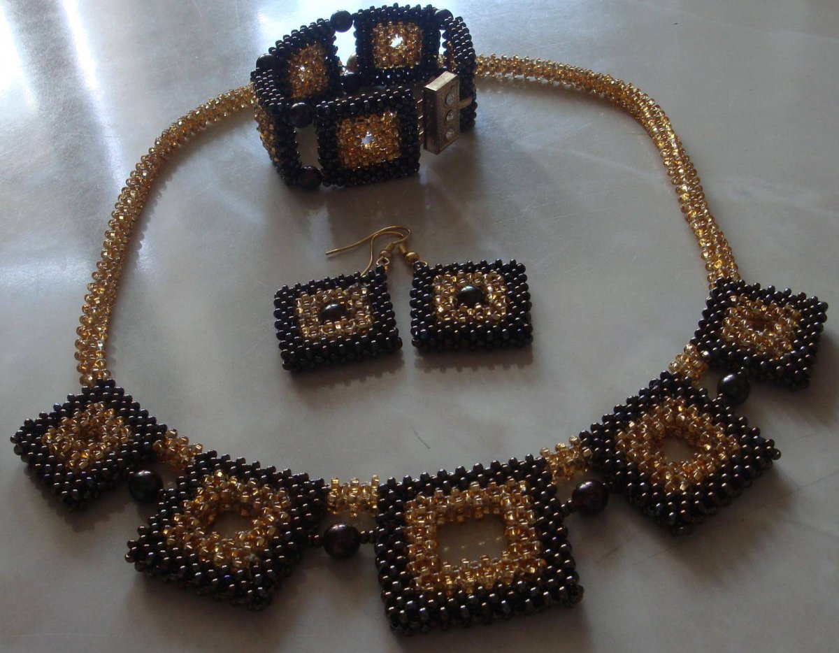 Украшения из квадратного жгута