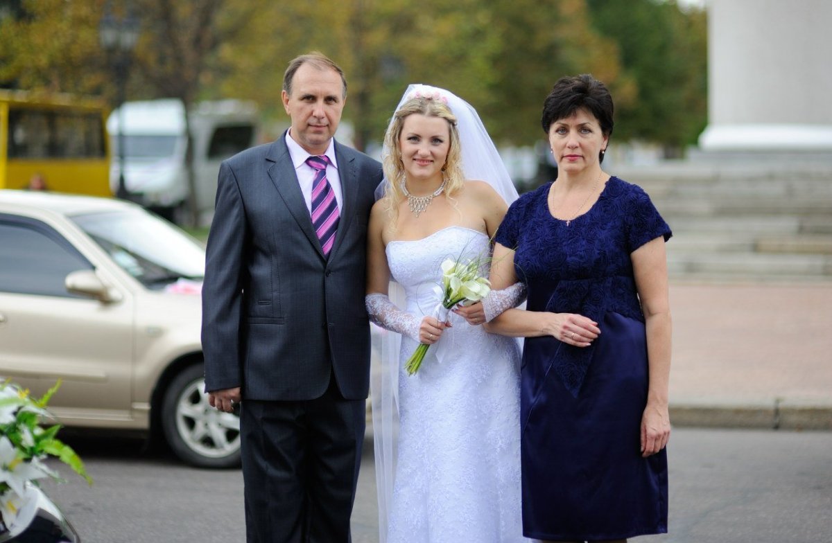 Брючный костюм на свадьбу для мамы невесты