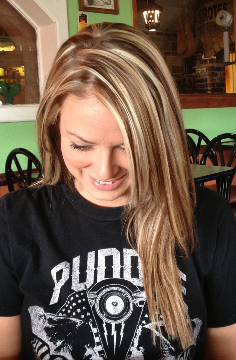 Крупное мелирование на блондинке