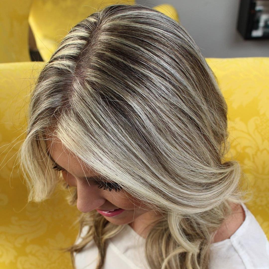 Прикорневое мелирование для седых волос