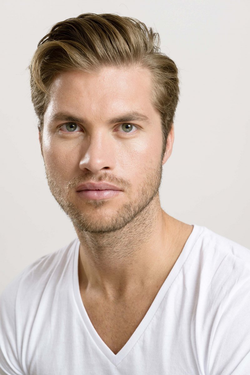 Причёски с длинной чёлкой мужские