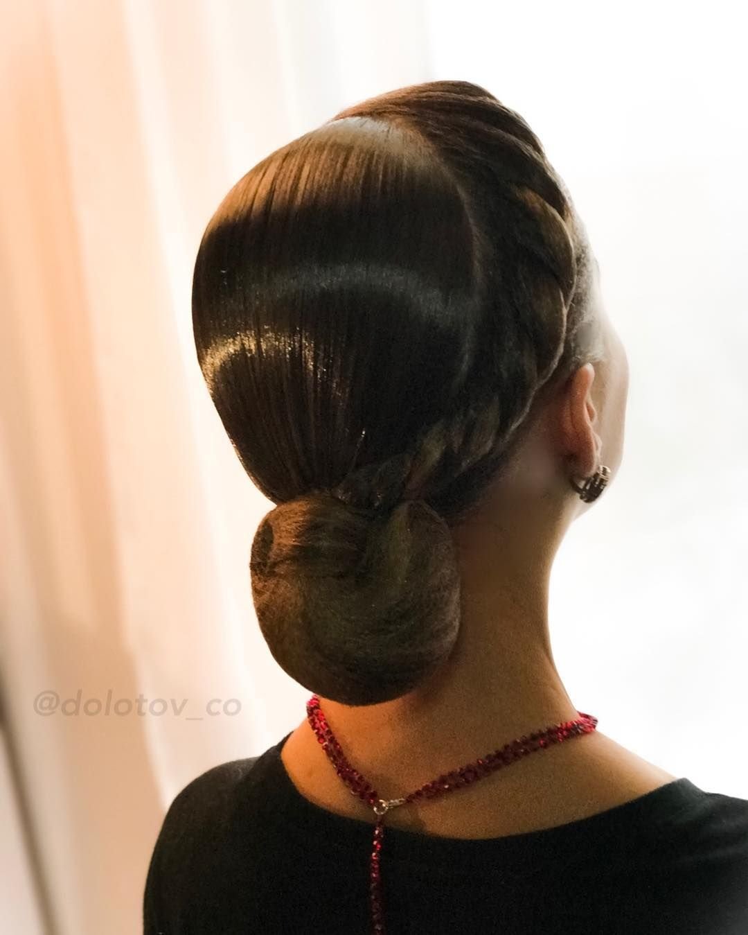 Прическа для бальных танцев косичка