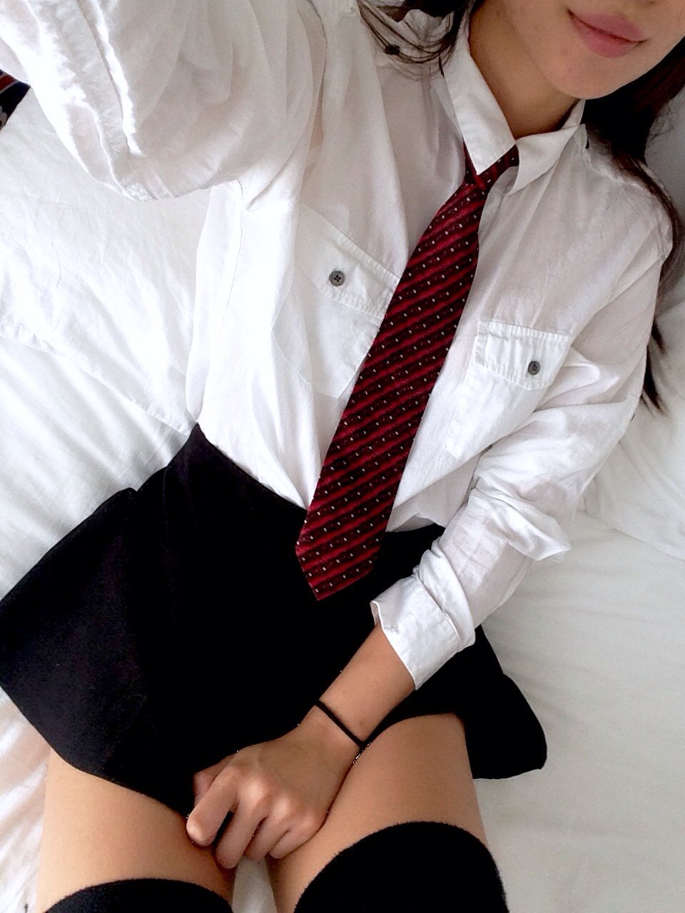 Ученица в рубашке