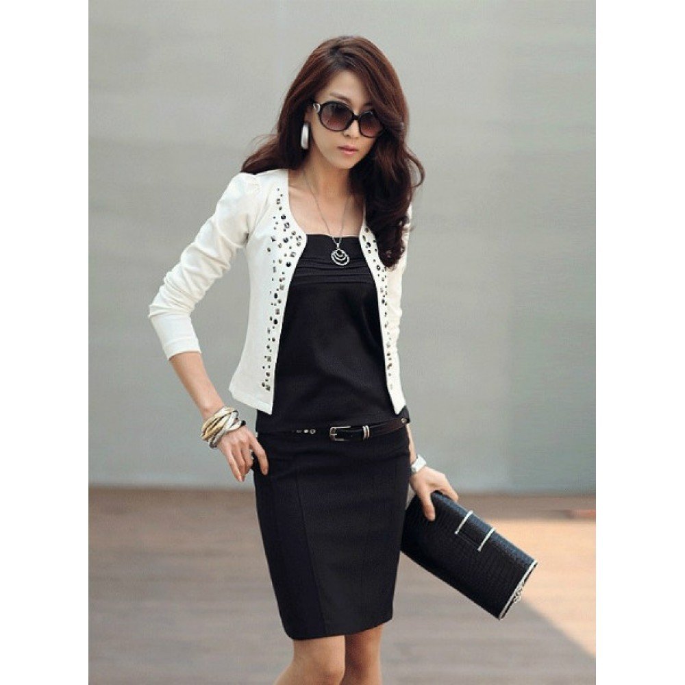 Блондинка в пиджаке