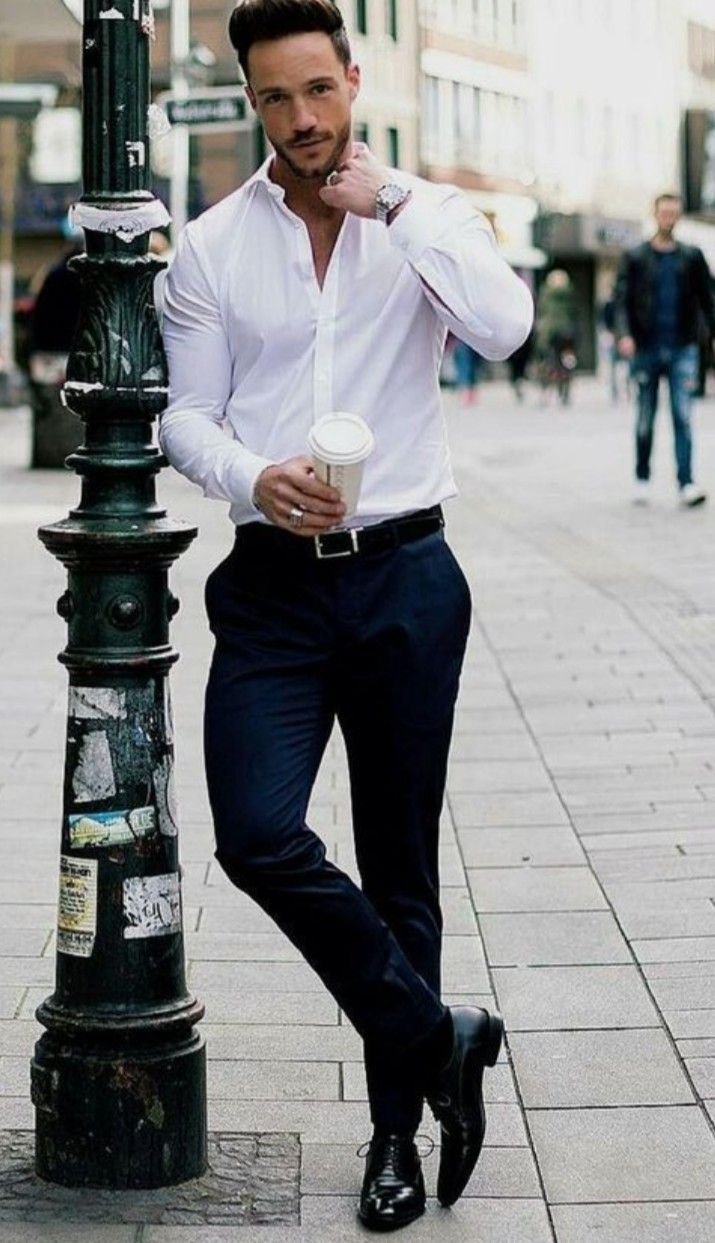 Рубашка заправленная в джинсы мужские