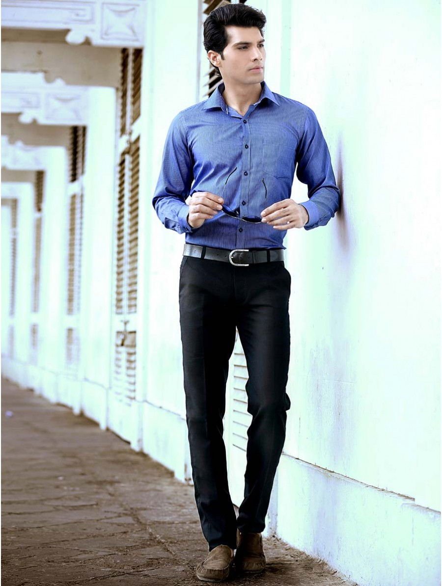 Парень в подтяжках