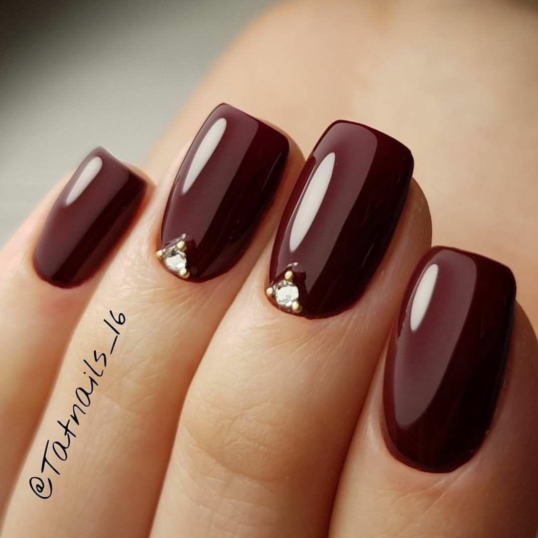 Маникюр бордо марсала бургунди