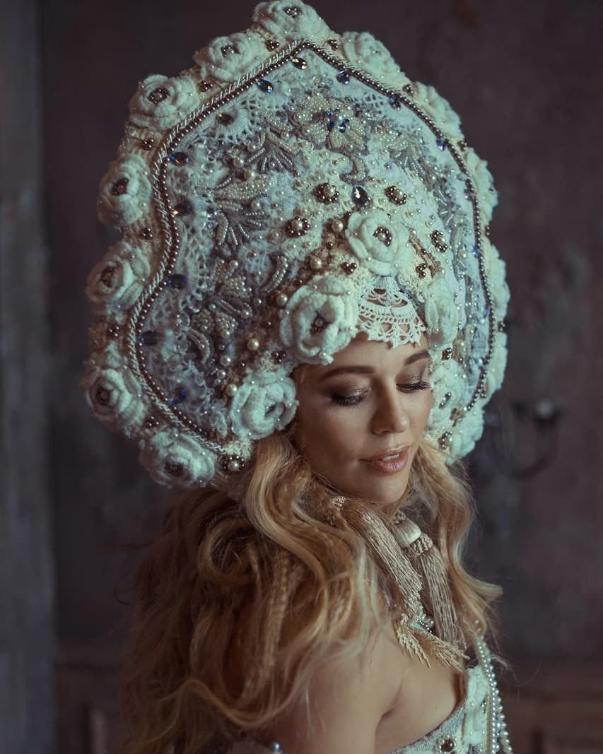 Кокошники.дизайнер любовь Михалева