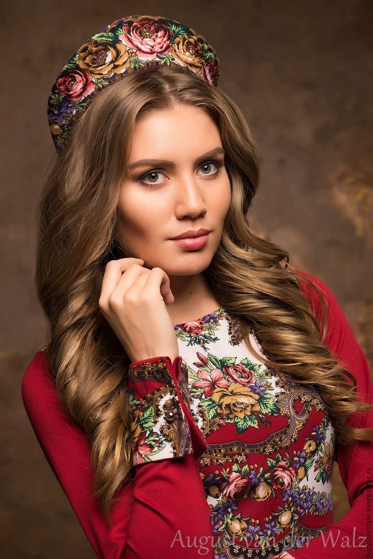 Кокошник Дольче Габбана