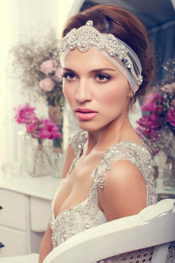 Причёски с кокошником