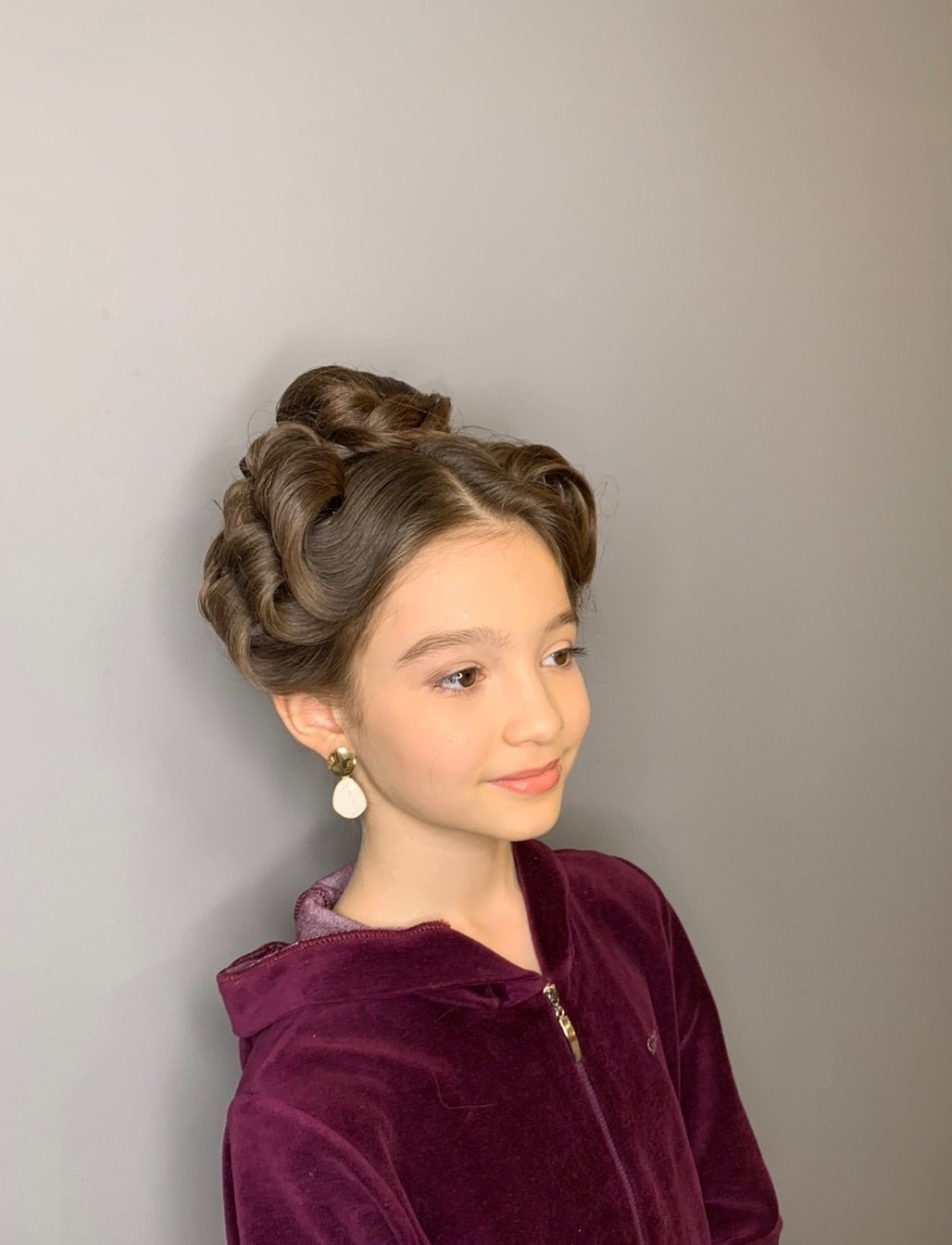 Прическа для девочки на пушкинский бал