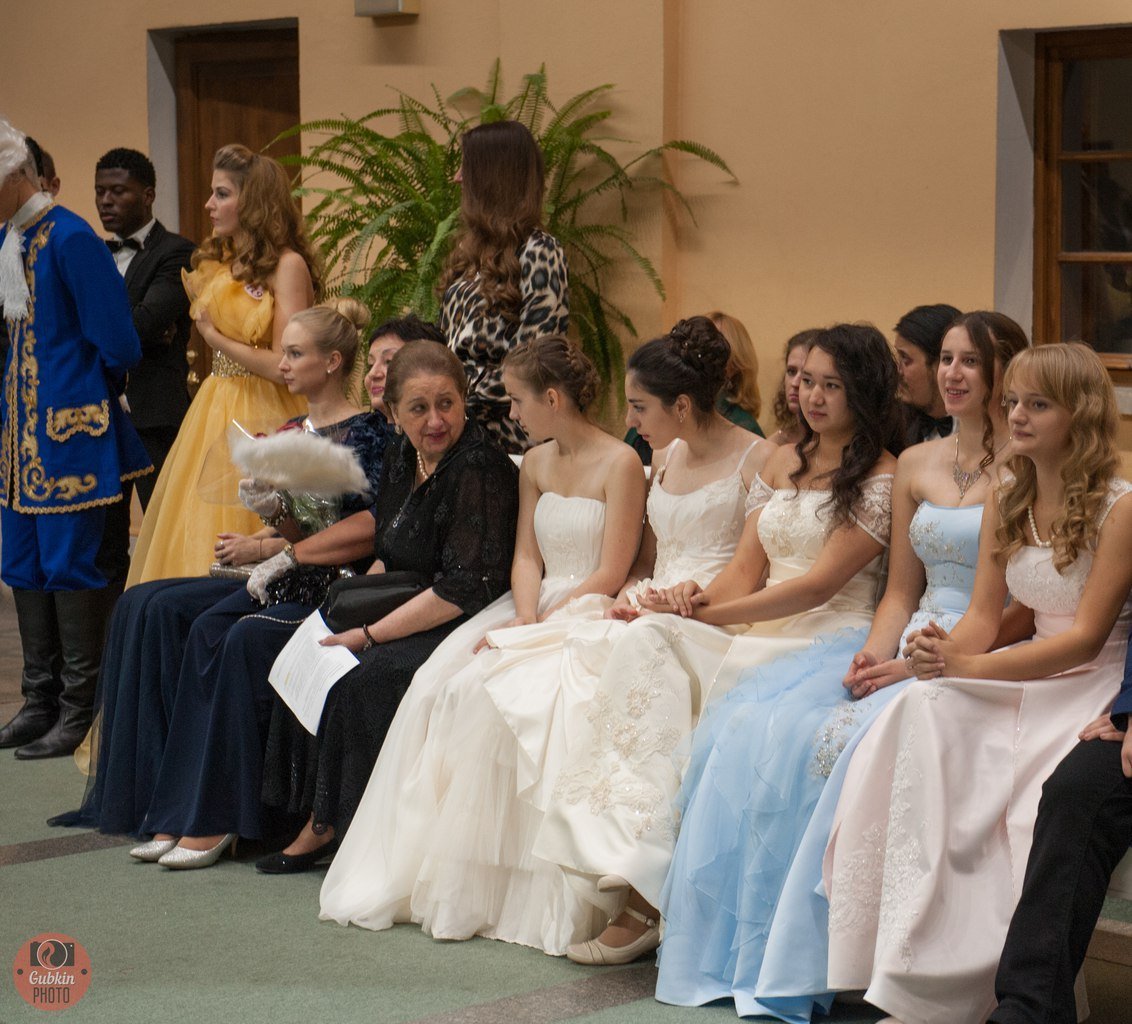 Прическа на Пушкинский бал