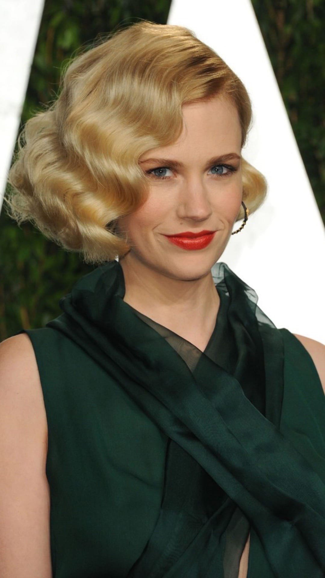 Голливудская волна на каре