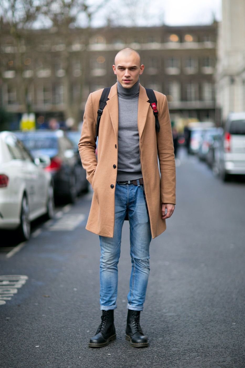 Пальто и берцы