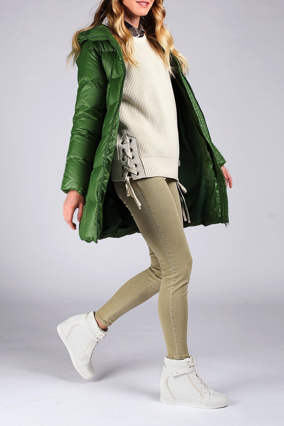 Зеленый пуховик glance