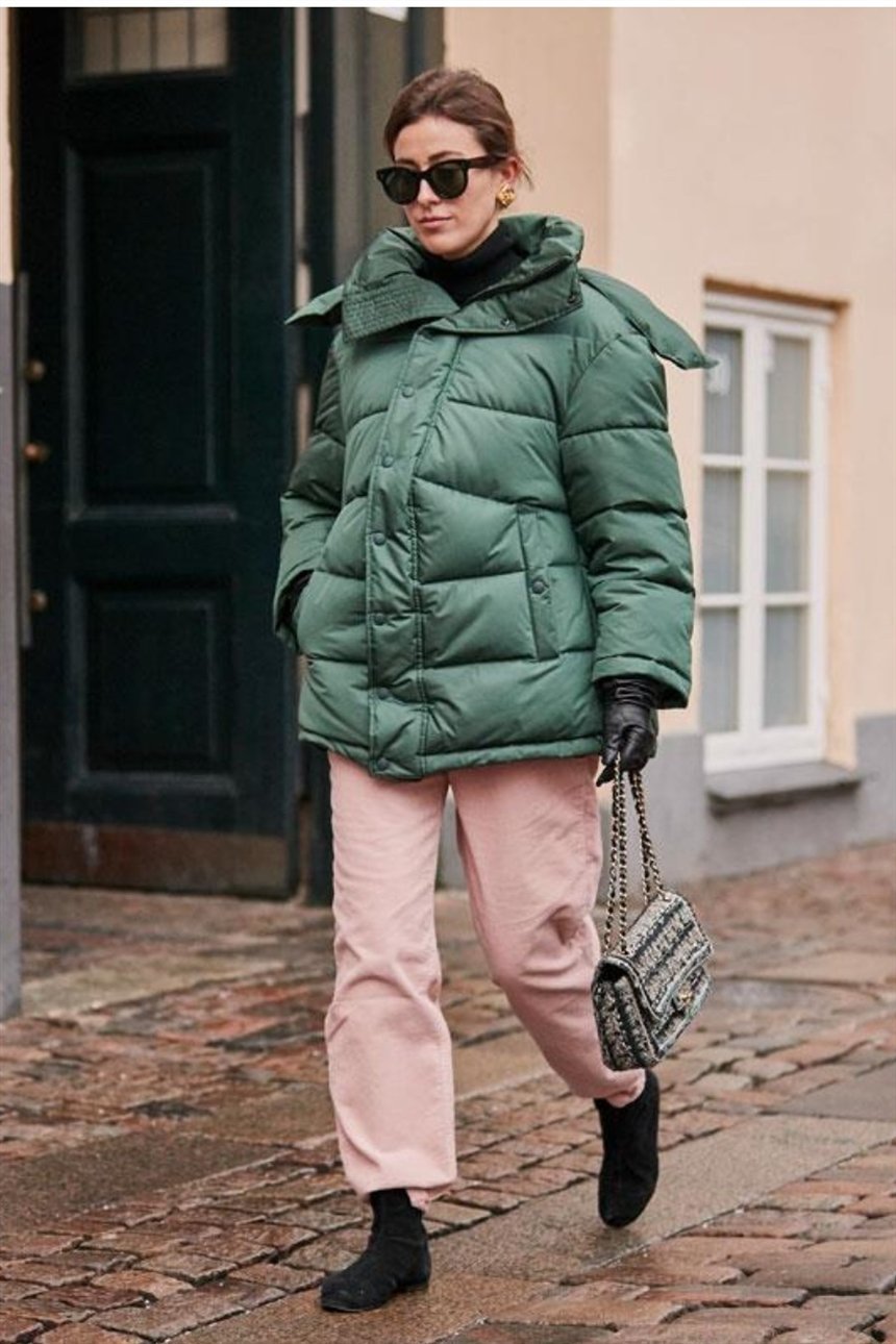 Пуховик женский зеленый оверсайз