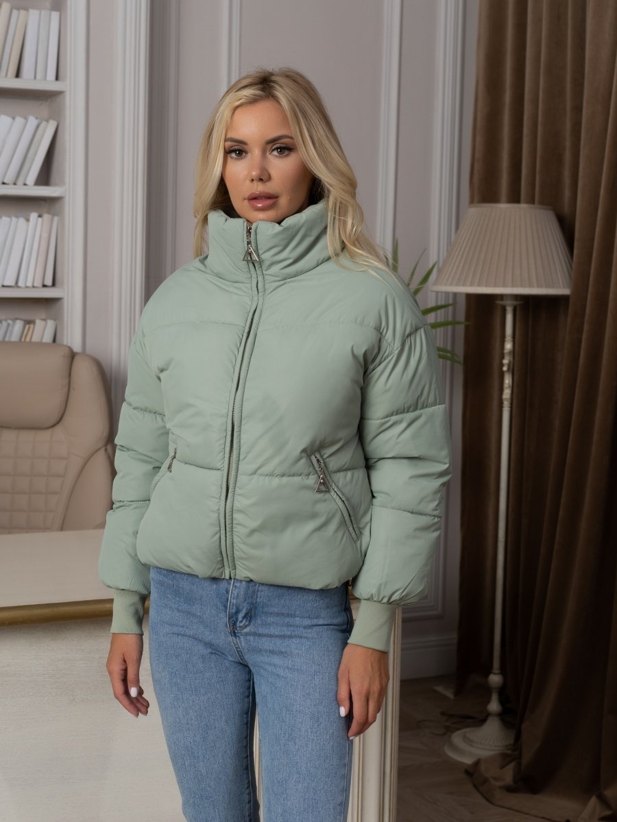 Девушка в куртке