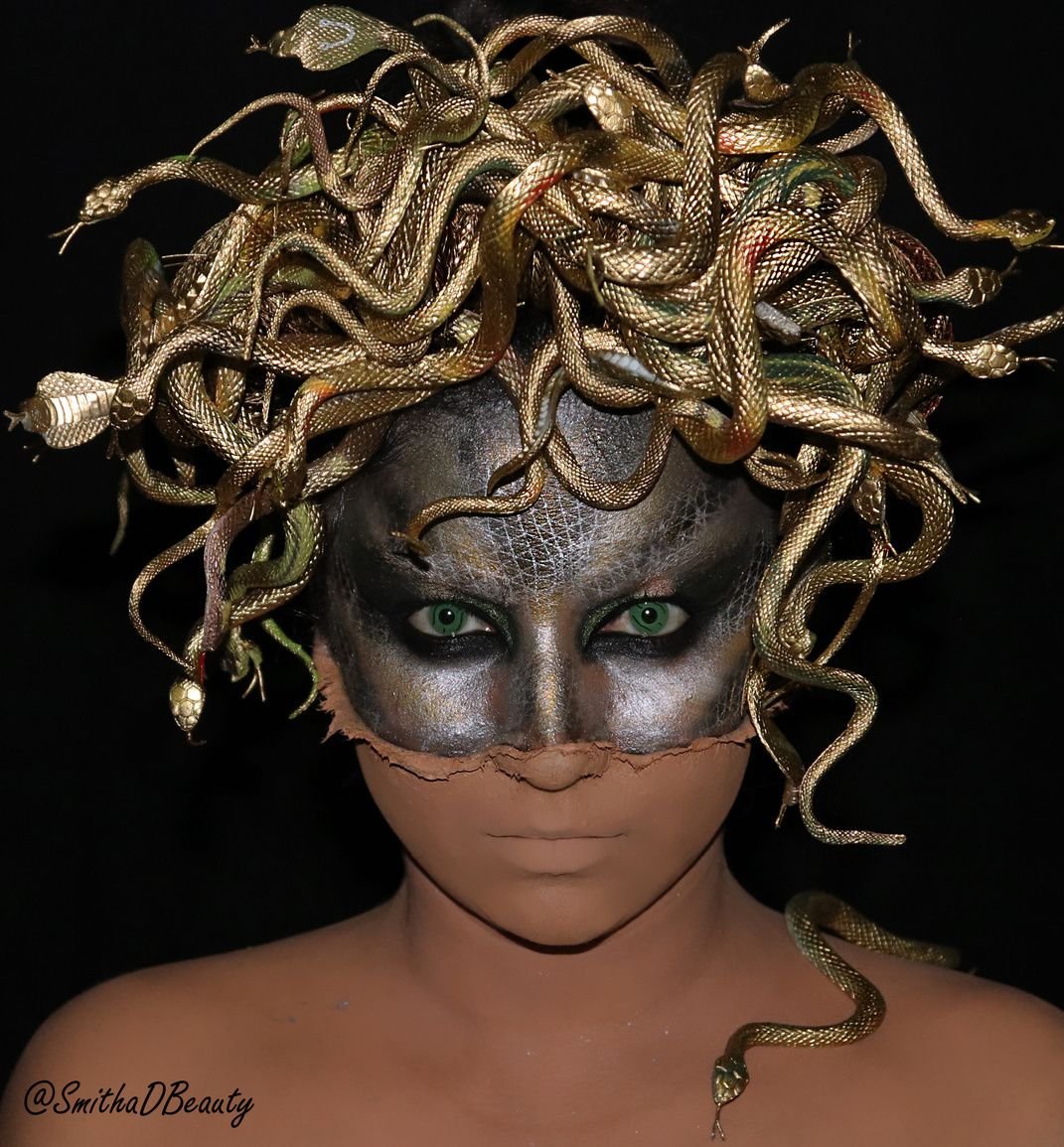 Медуза Горгона на Хэллоуин