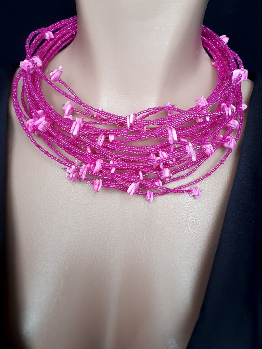 Колье лапы из бисера