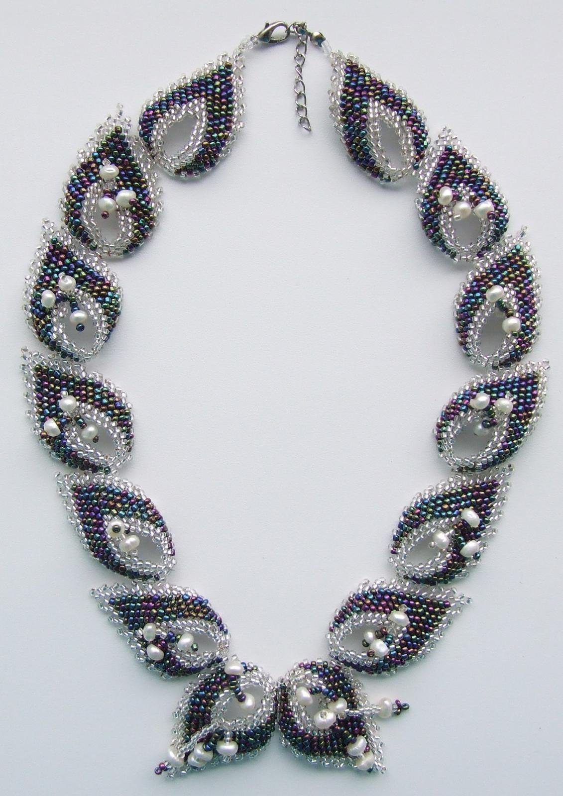 Листочки из бисера для колье