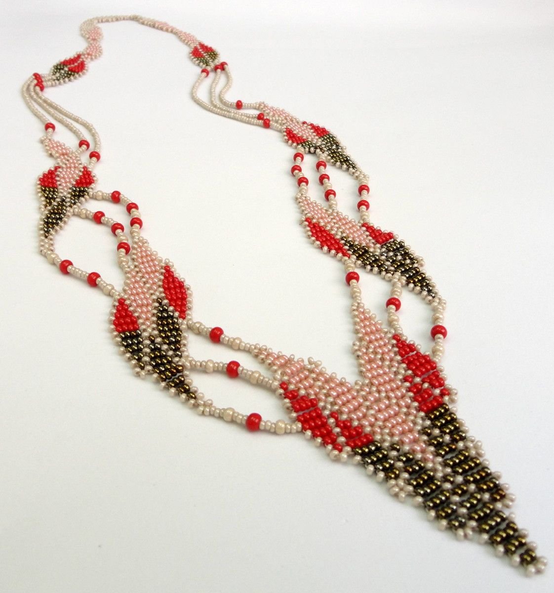 Молодежные бусы из бисера