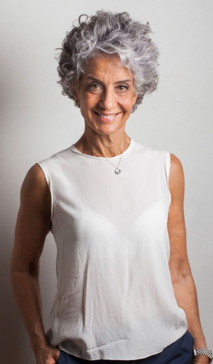 Седые короткие кудрявые волосы