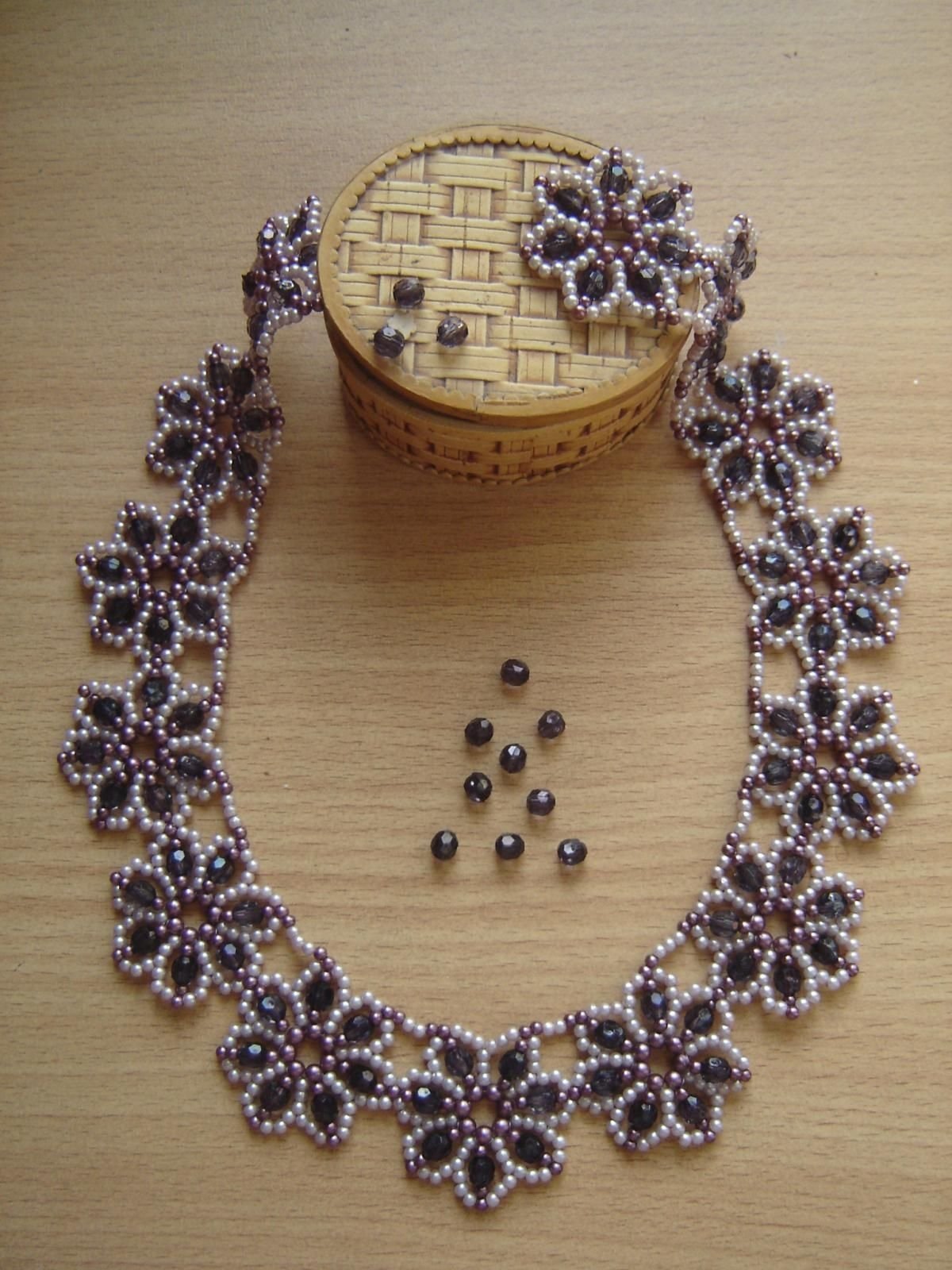 Ожерелье из бисера