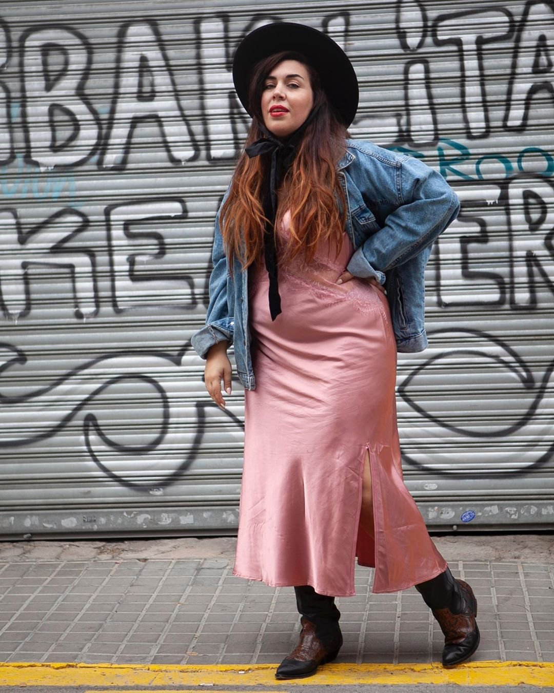 Платье в бельевом стиле для полных