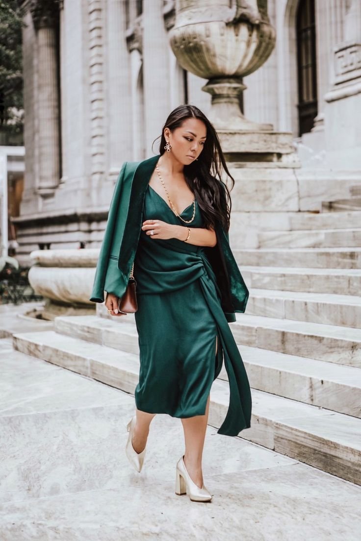 Изумрудное платье пиджак