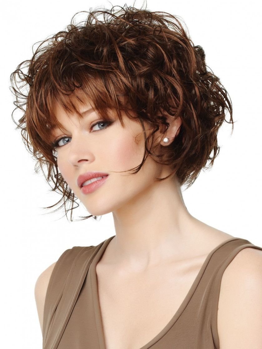 Стрижка Гаврош на средние волнистые волосы