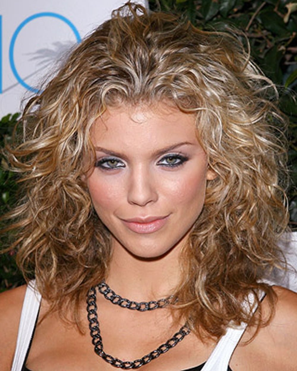 АННАЛИНН МАККОРД стрижка короткая