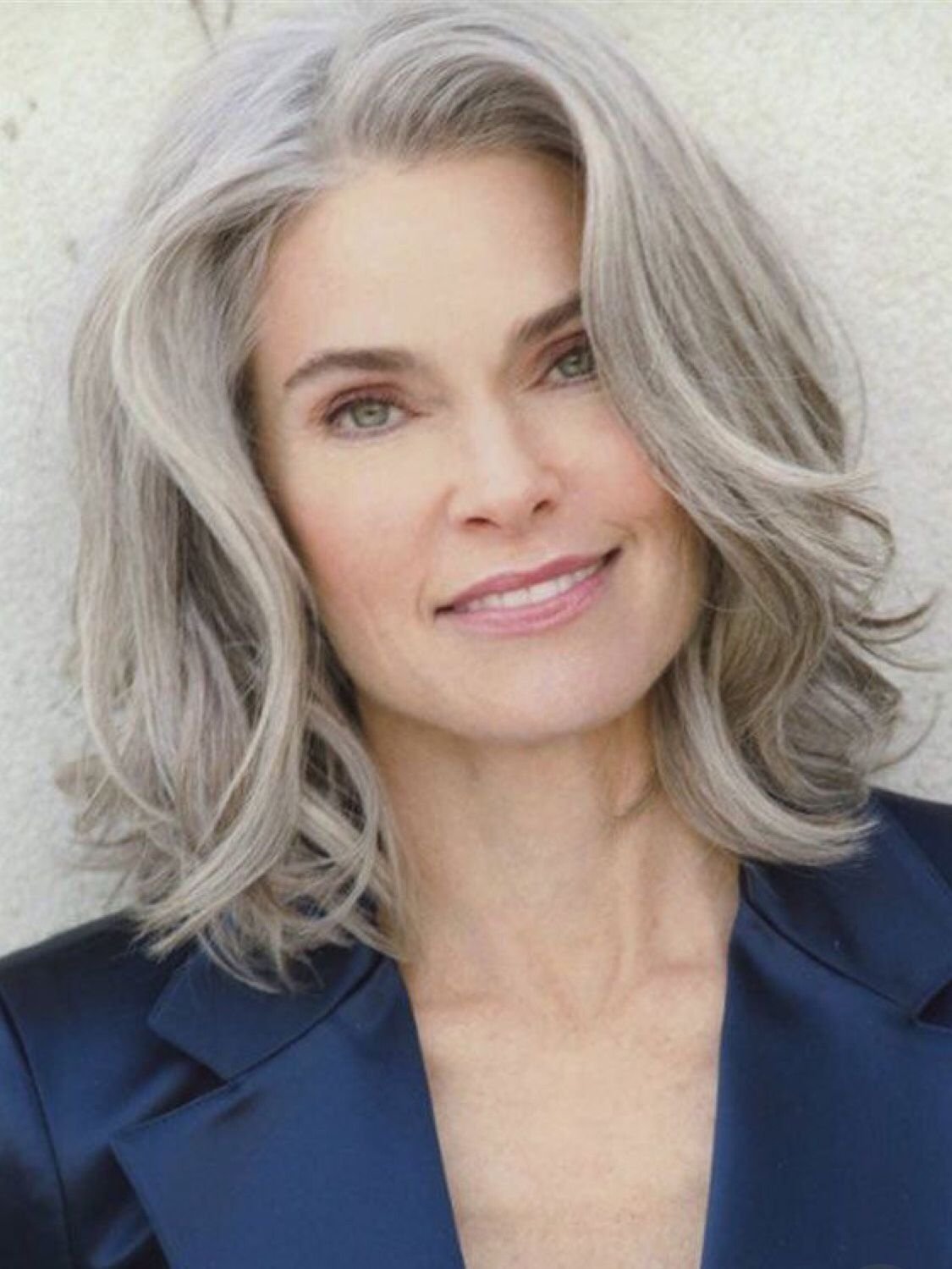 Стрижки на средние Седые волосы