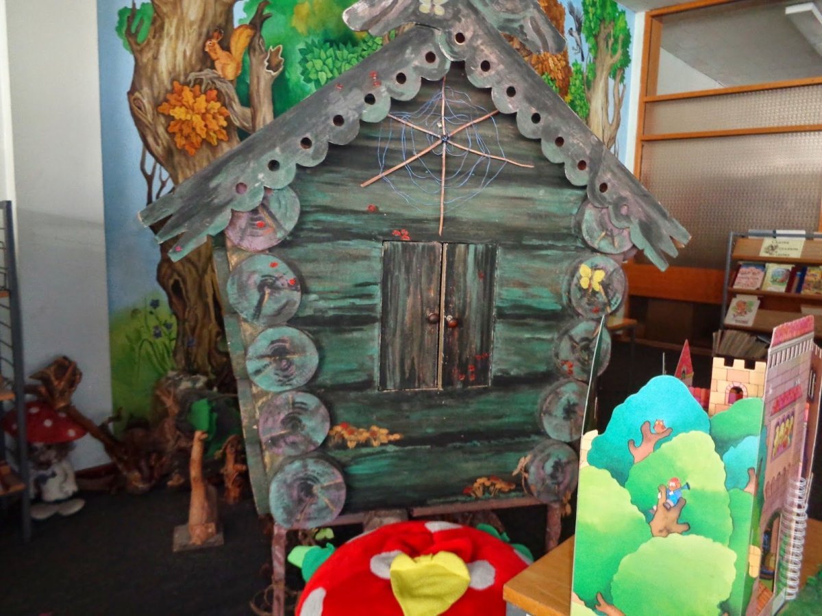 Декорация избушка