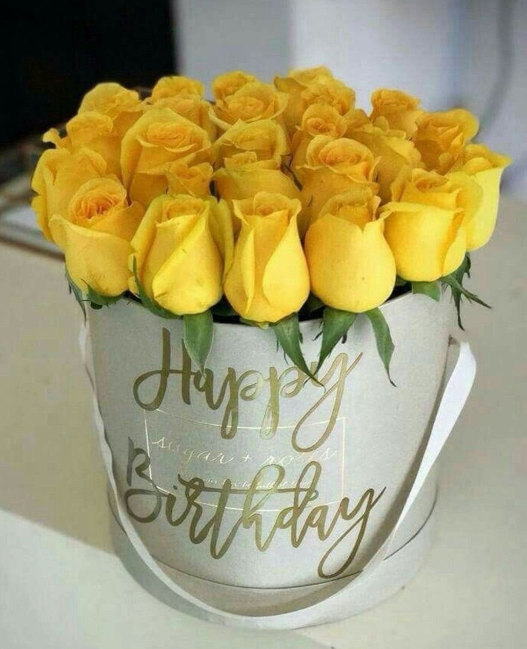С днём рождения женщине желтые цветы