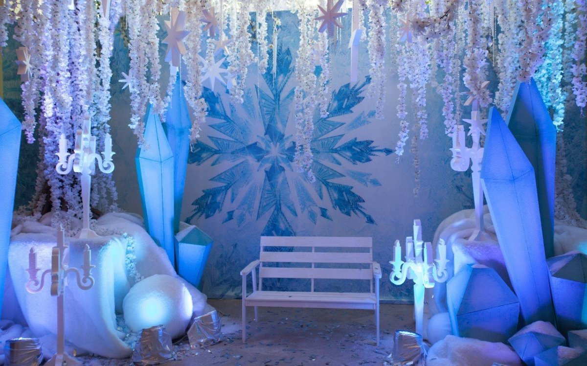 Украшение в стиле снежной королевы