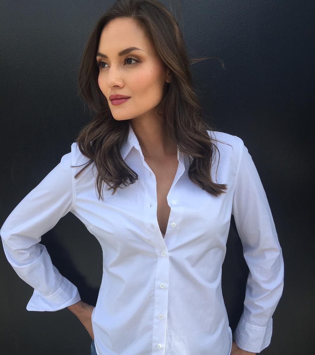 Белая блузка