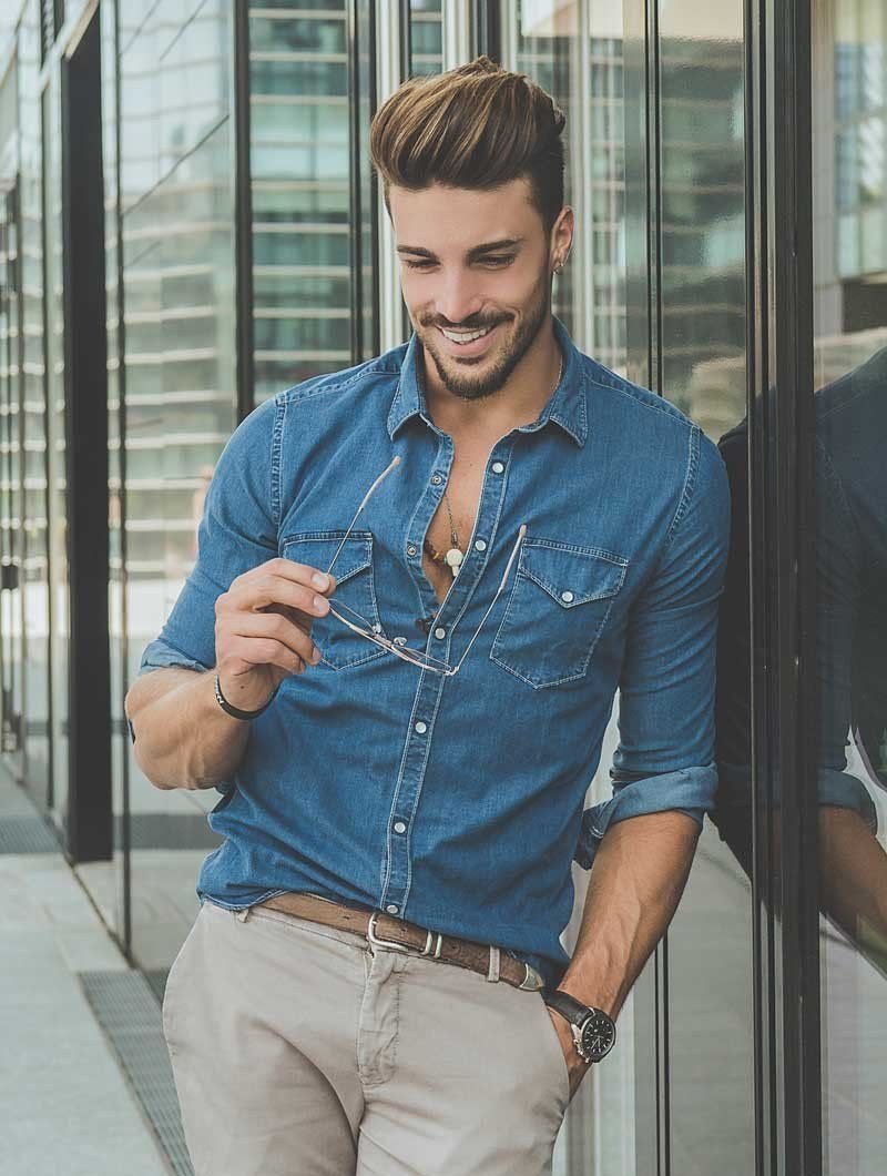 Парень в джинсовой рубашке