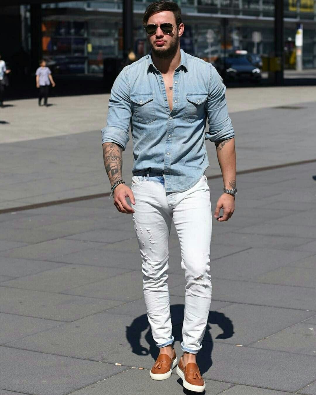 Стильная одежда для накаченных мужчин